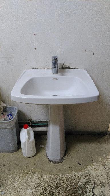 Lavabo céramique sur pied