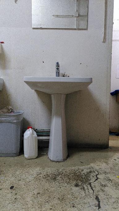 Lavabo céramique sur pied
