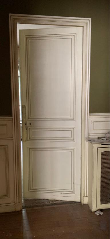 Porte pleine moulurée 81
