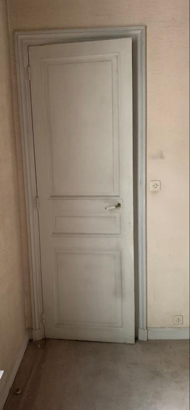 Porte pleine 72 moulurée poignée céramique
