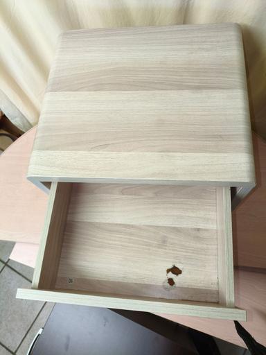 Table de chevet