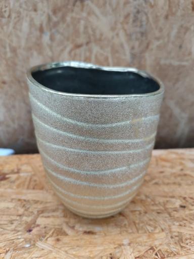 Cache pot