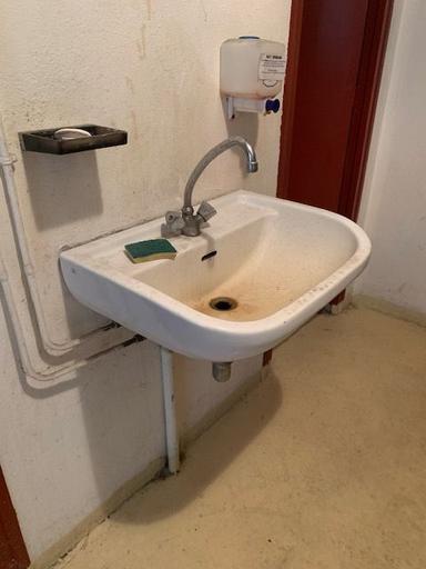 Lavabo sur pied