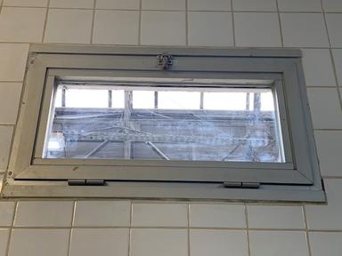 Baies vitrées intérieures ouvrantes
